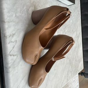 Brand new Maison Margiela Tabi Mary-Jane Pumps